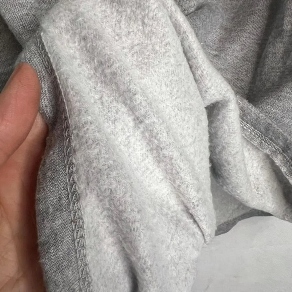 Disney Mickey Mouse Gray Crewneck Long Sleeve Pullover Mickey Sweater Sz LG - Picture 6 of 11